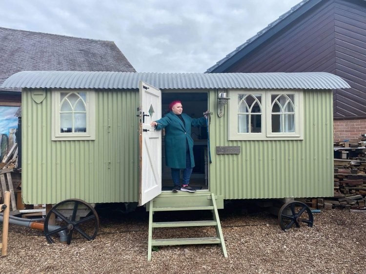 Stonehenge Inn Shepherd Hut